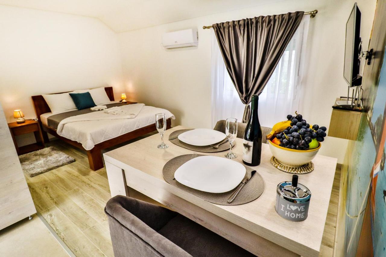 Simo Apartments Airport 波德戈里察 外观 照片